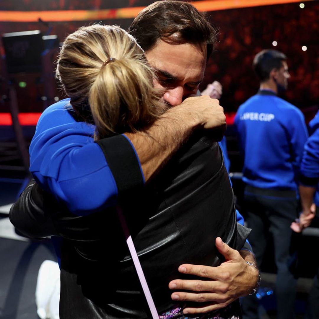 El conmovedor abrazo de Federer a su mujer y sus cuatro hijos en su adiós al tenis