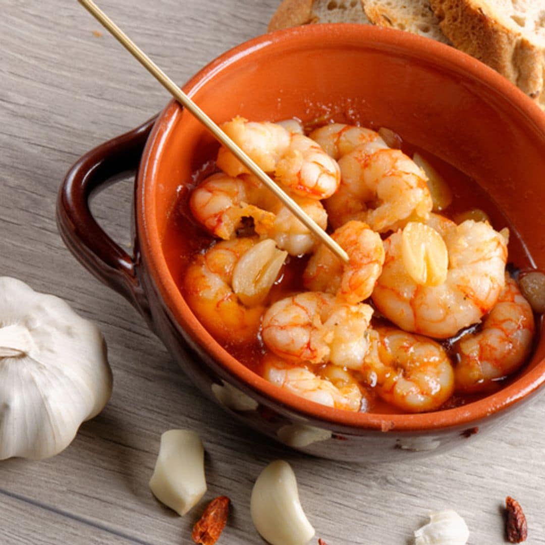 Con gambas, con pollo… ¡estas recetas al ajillo no pueden ser más ricas y fáciles!