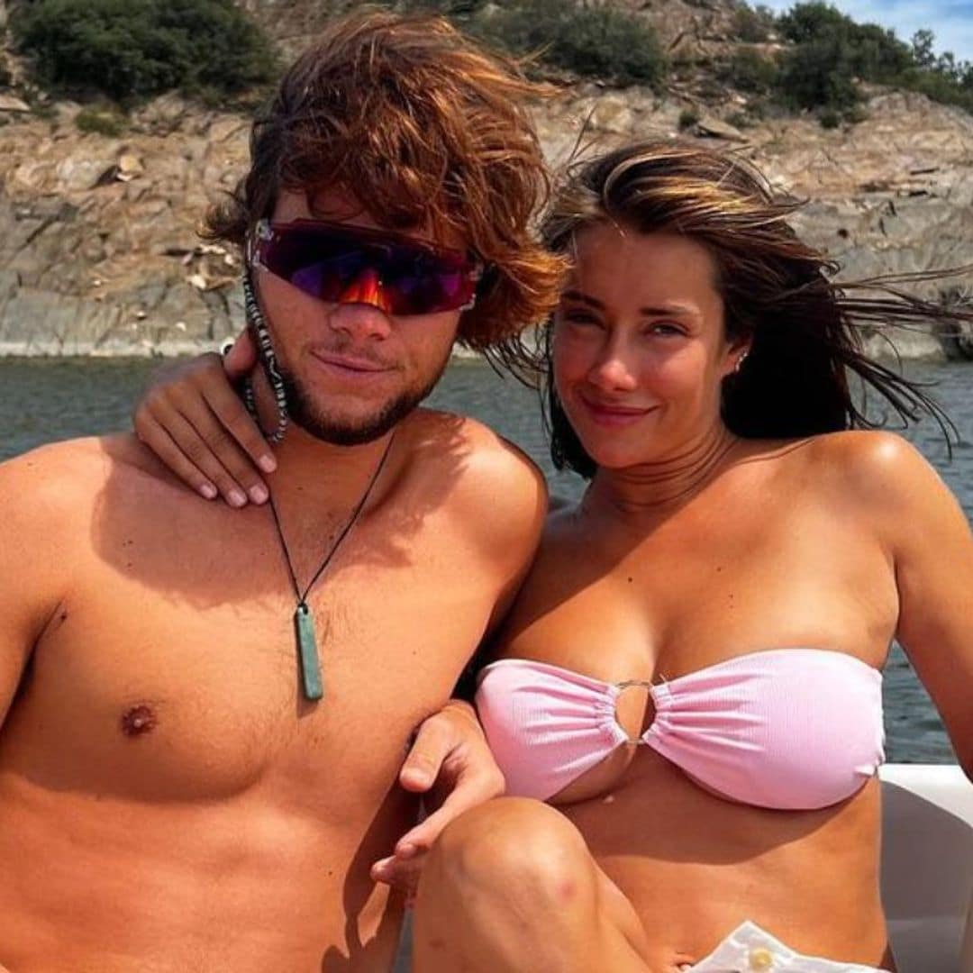 La romántica escapada de Adara y Bosco Martínez-Bordiú, ¡con paseo en barco y barbacoa a la luz de la luna!