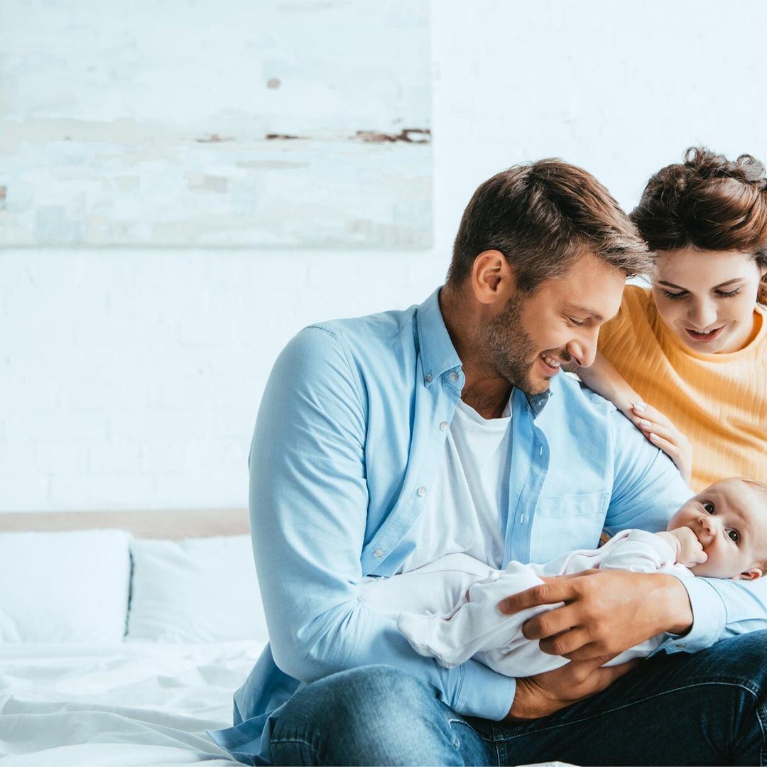 ¿Sabes cuántos padres de un bebé consiguen dormir ocho horas?