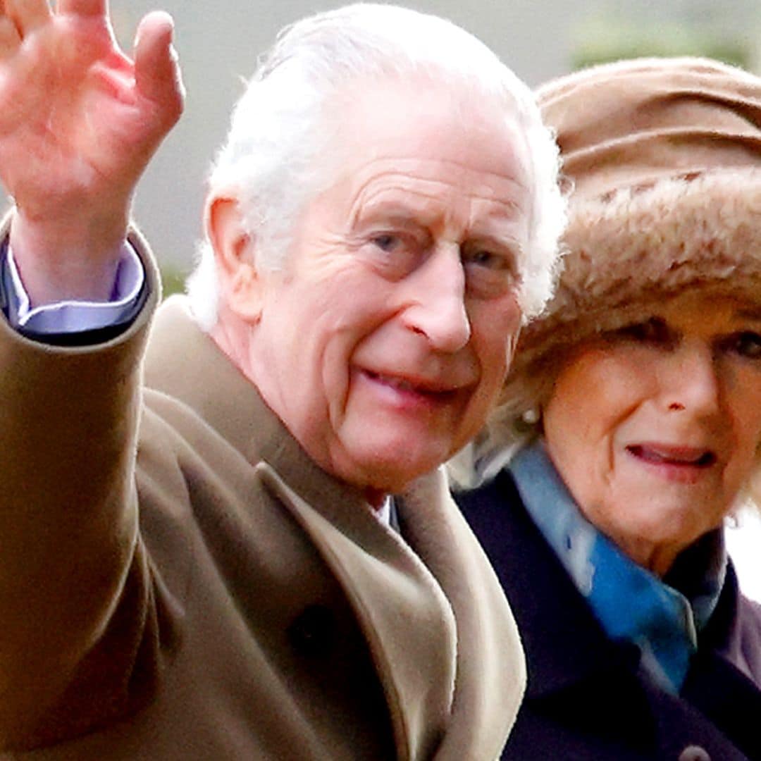 Las imágenes de Carlos III y la reina Camilla en su primera salida tras abandonar el hospital hace unos días