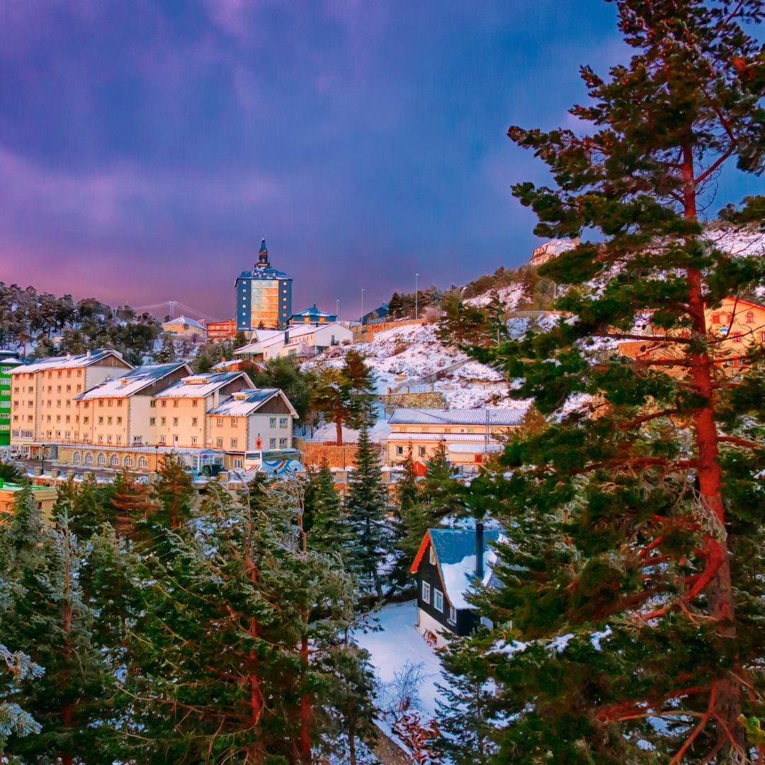 10 planazos navideños en Navacerrada, el pueblo madrileño donde aparca Papá Noel