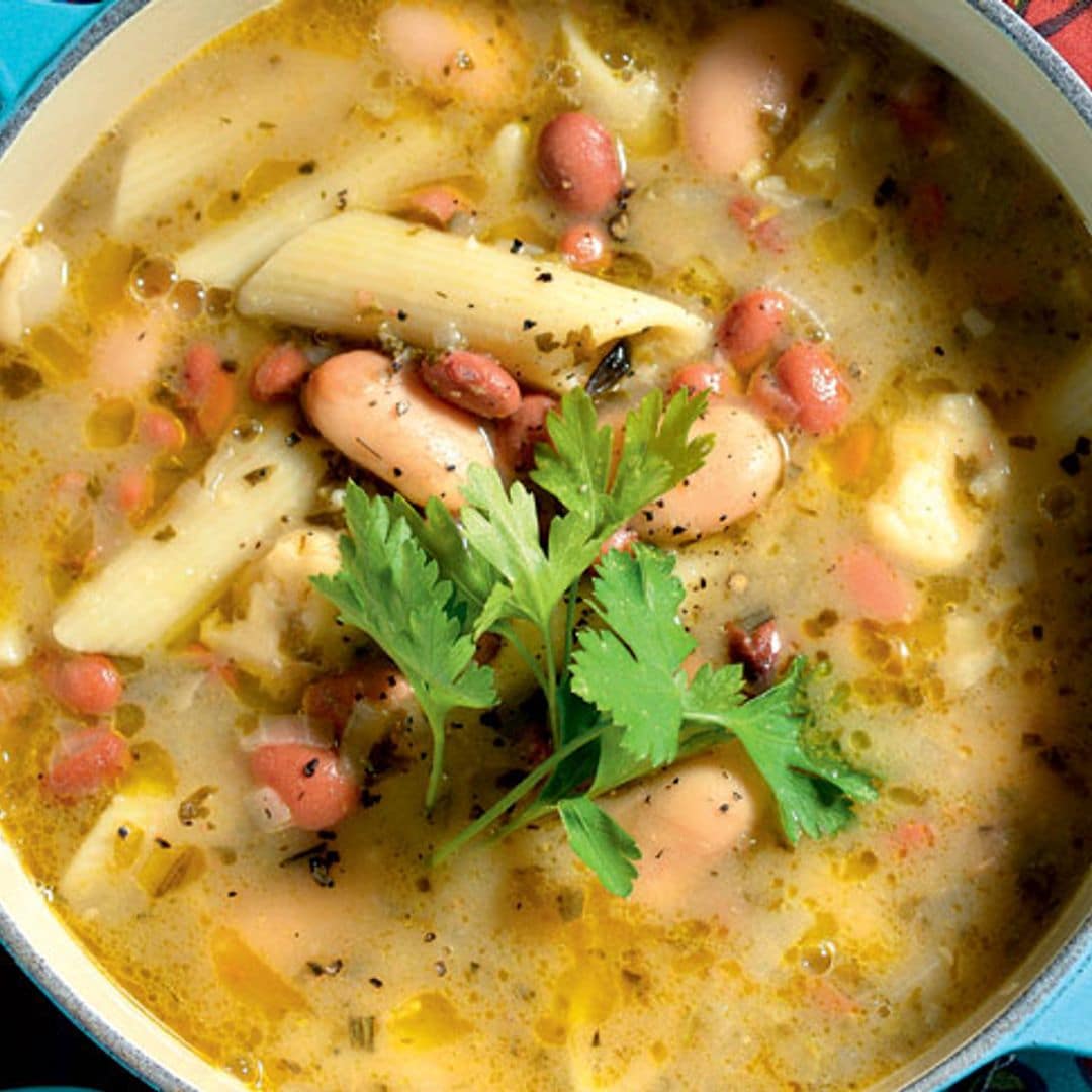 Macarrones con alubias guisadas