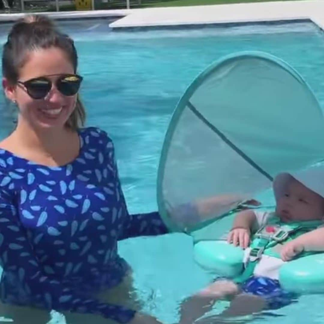 Pamela Silva y baby Ford despiden el verano desde la piscina