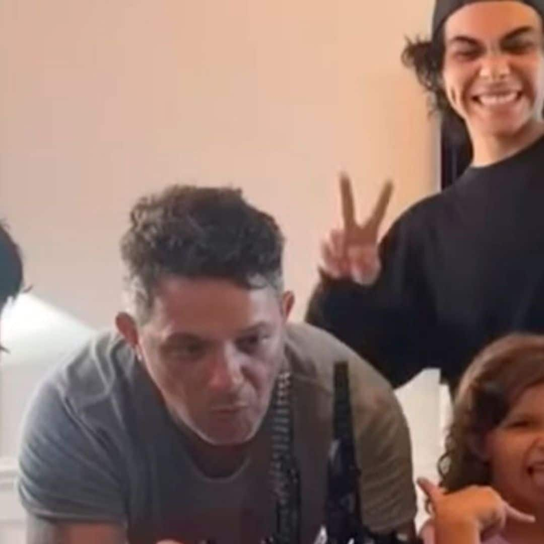 Alejandro Sanz abre el álbum familiar y comparte los mejores recuerdos con sus hijos