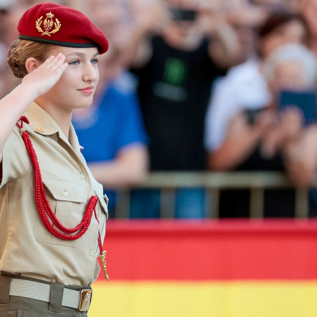 La princesa Leonor participa en la ofrenda floral a la Virgen del Pilar junto al resto de cadetes en Zaragoza