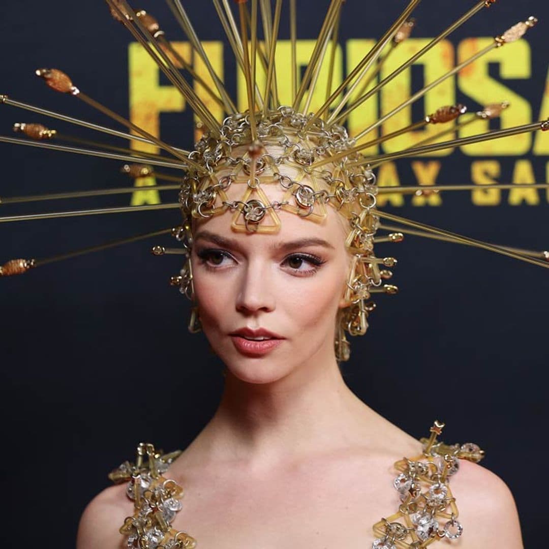 Anya Taylor-Joy impacta con un espectacular look 'vintage' en el estreno australiano de ‘Furiosa’