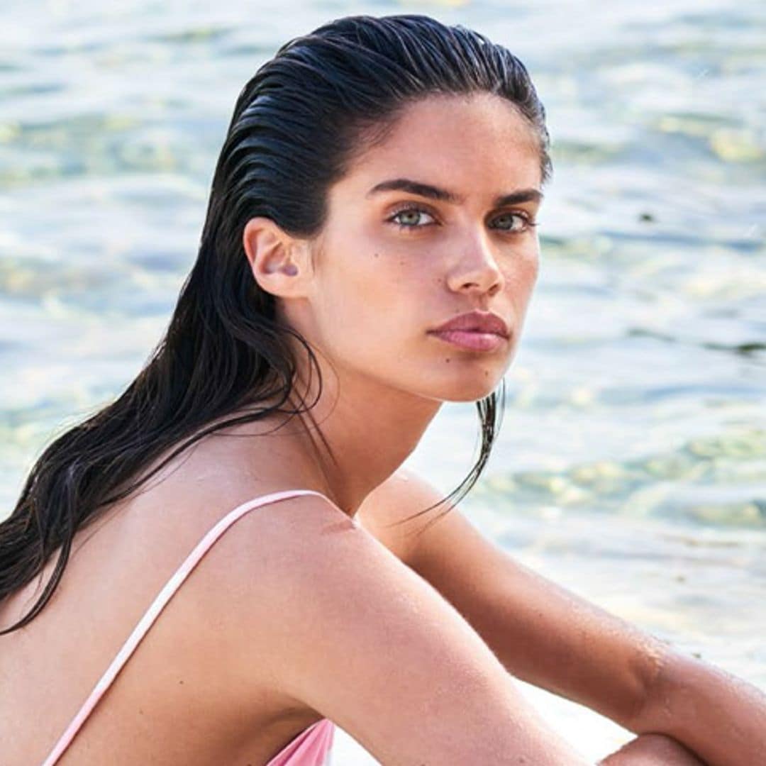 Sara Sampaio desvela sus 6 secretos de belleza para estar radiante todo el año