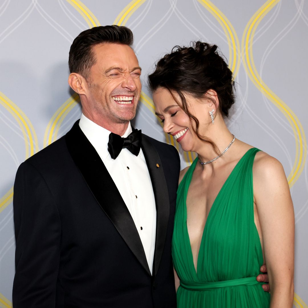 Hugh Jackman y Sutton Foster confirman su noviazgo con una romántica cita