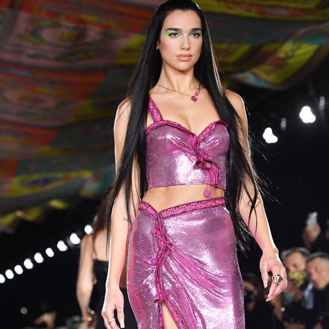 Dua Lipa cambia el micrófono por las pasarelas en compañía de Gigi Hadid y Naomi Campbell