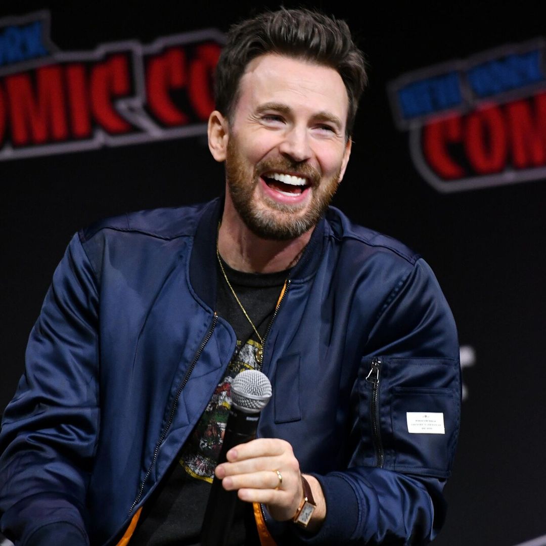 Chris Evans confirma que ya es hombre casado y habla de su boda doble: ‘Fue realmente genial’