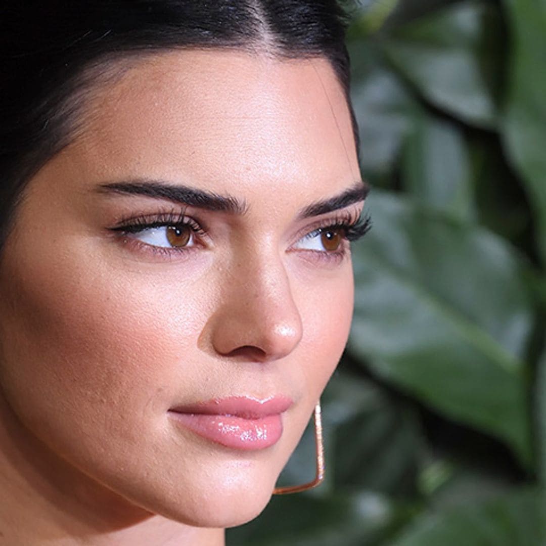 Kendall Jenner relata cómo le afectaron las críticas sobre su acné