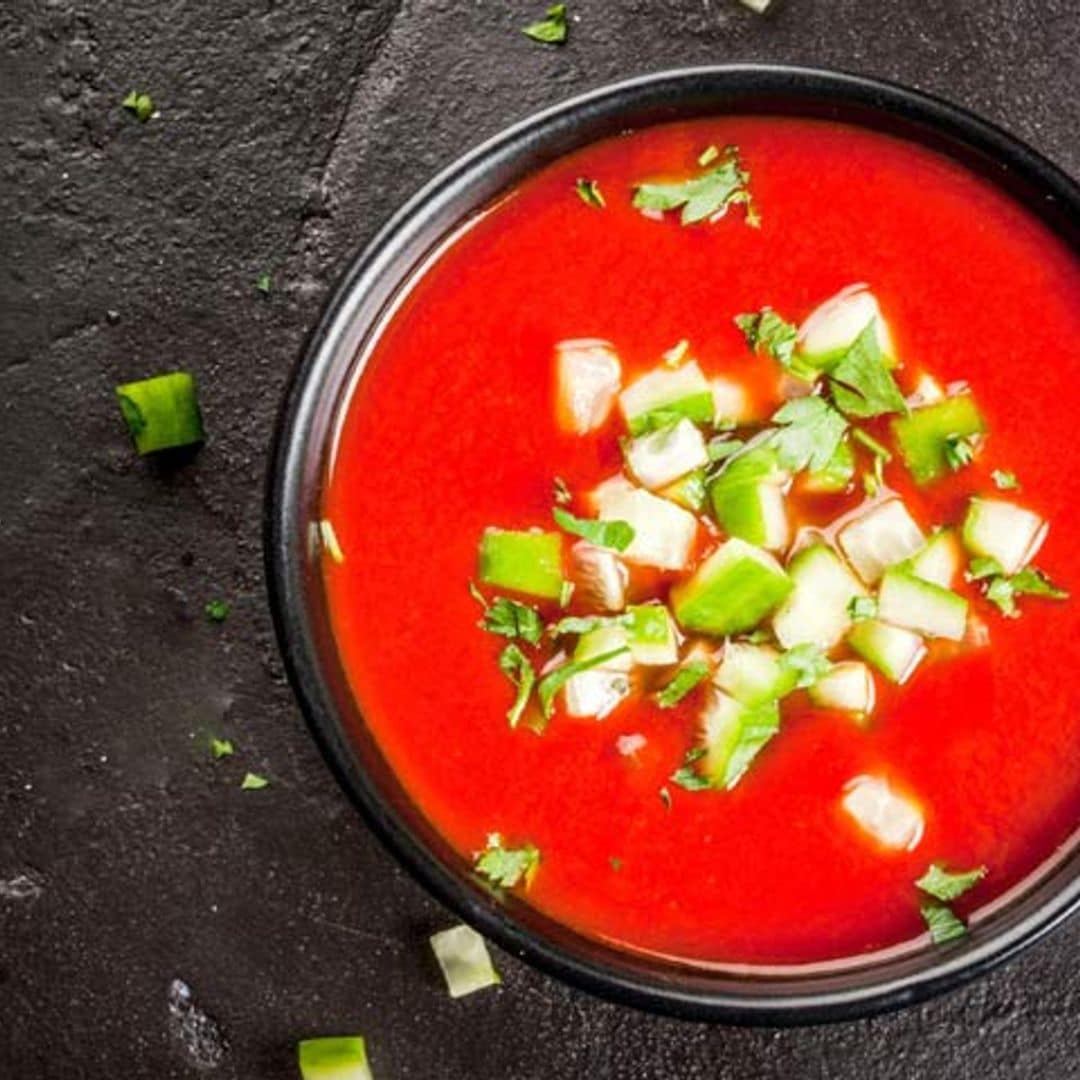 Gazpacho de pimiento rojo con manzana verde