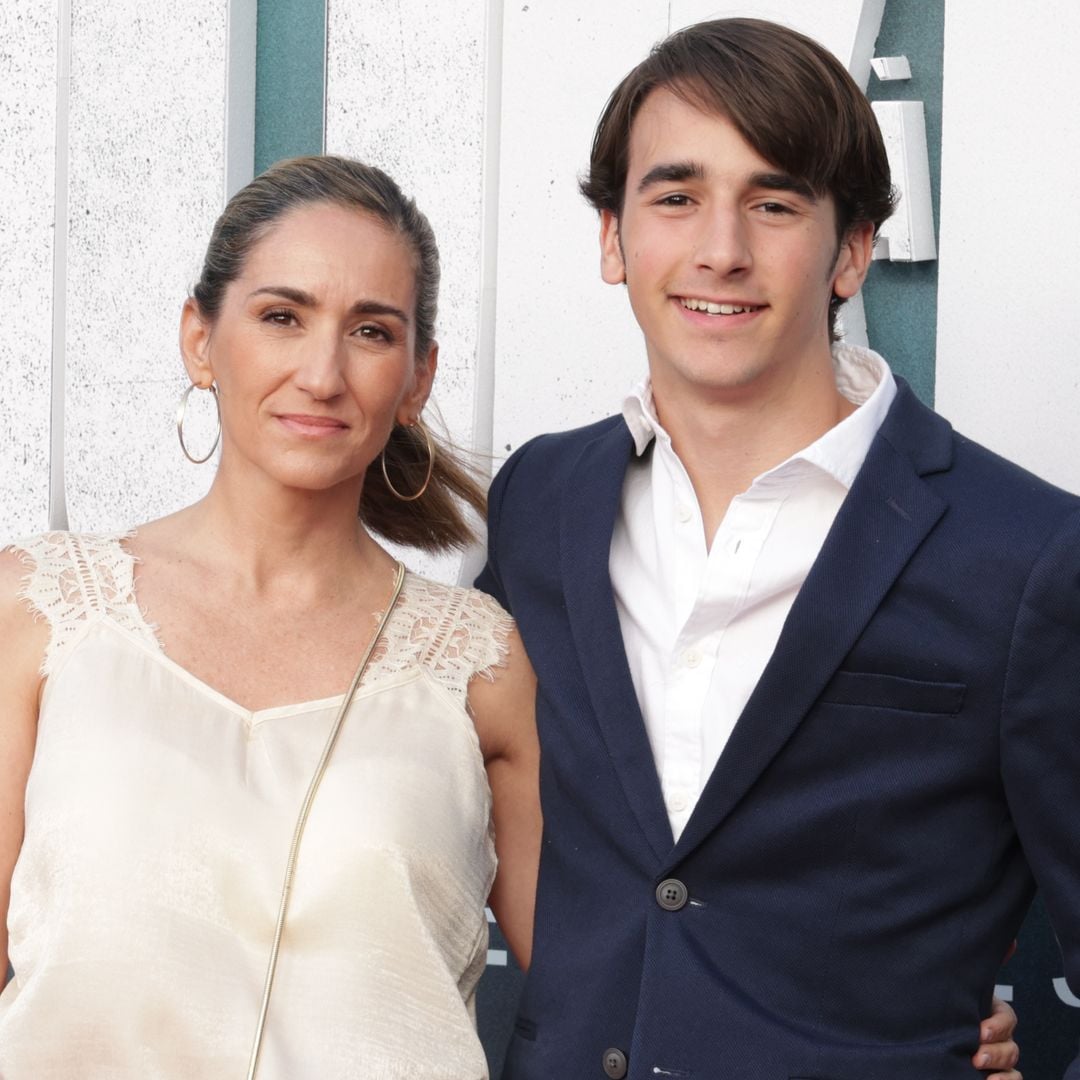 Conoce a Carlos, el hijo pequeño de Alejandra Martos y segundo nieto de Raphael, que ha debutado ante la prensa