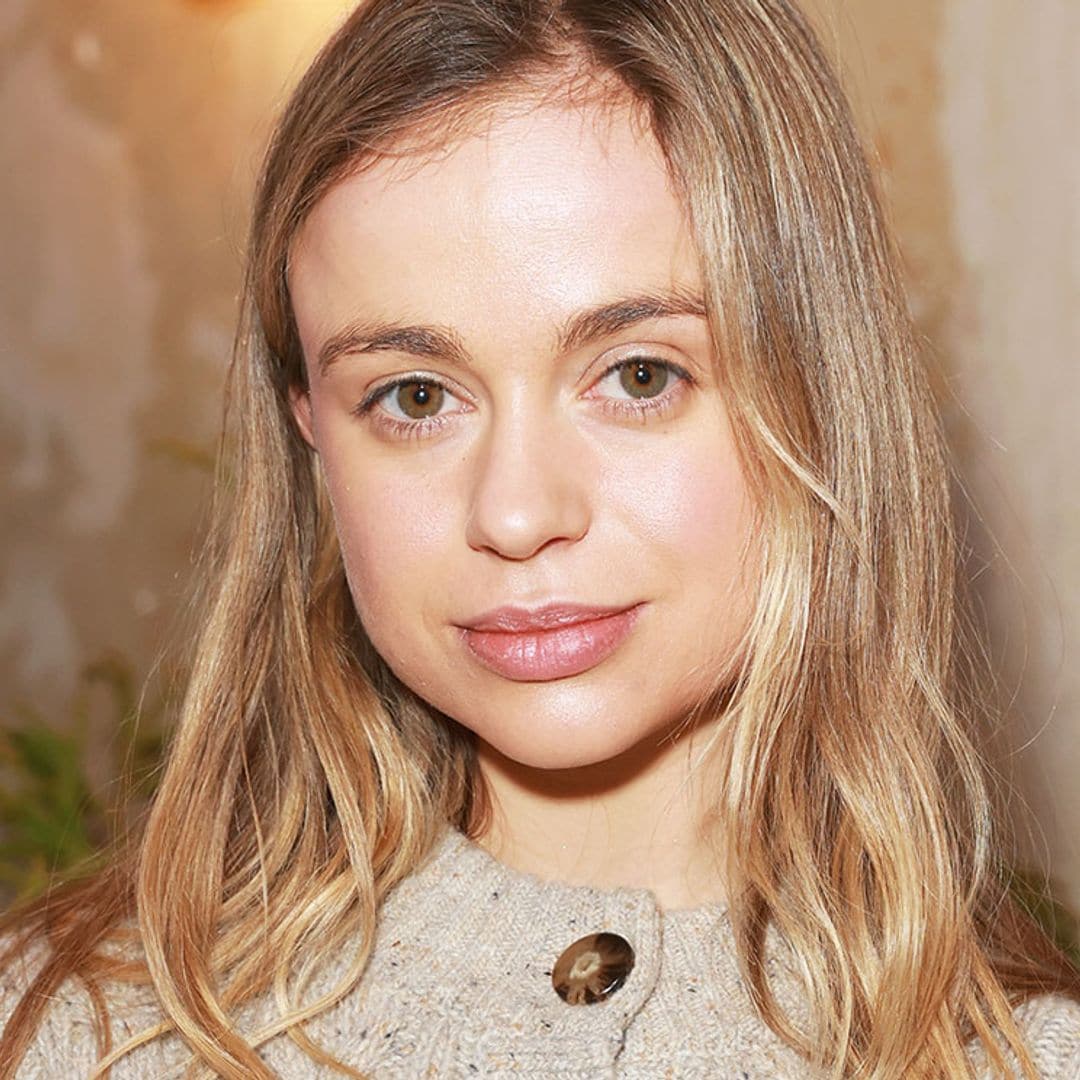 Amelia Windsor y Kate Moss conectadas por el tratamiento de luz LED que más rejuvenece