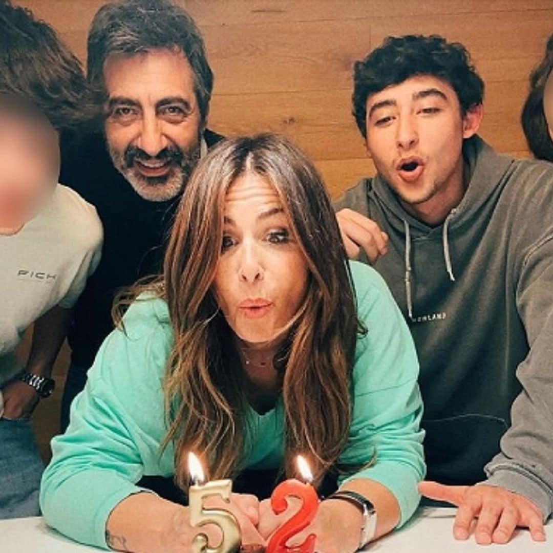 Nuria Roca celebra su 52 cumpleaños rodeada de toda su familia y con una romántica felicitación de Juan del Val