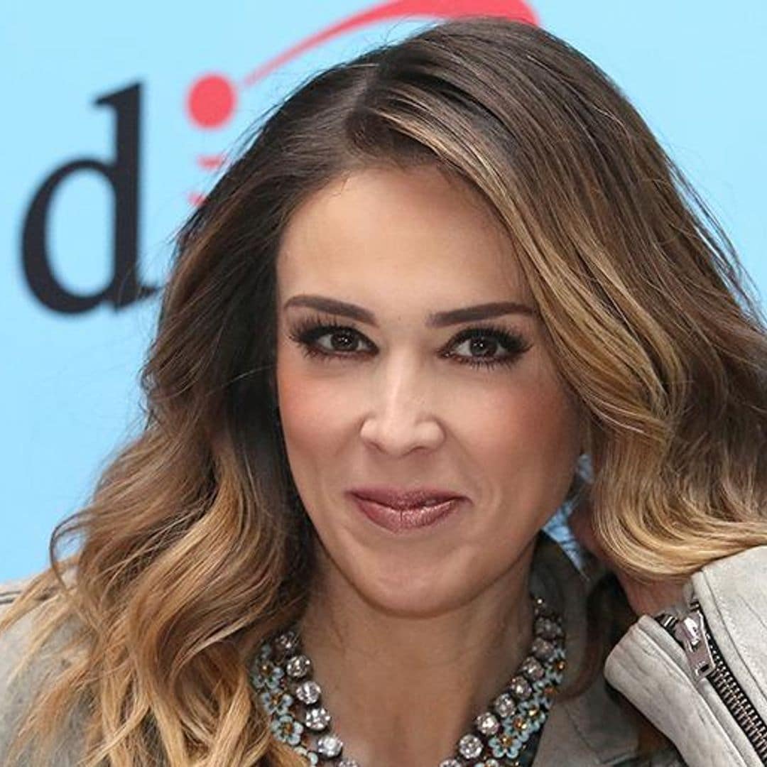 ¡Las mejores enfermeras! Jacky Bracamontes se deja consentir por sus hijas