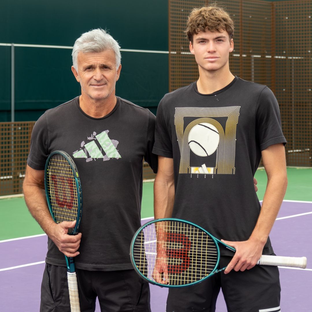 Pavlos Tsitsipas con su padre