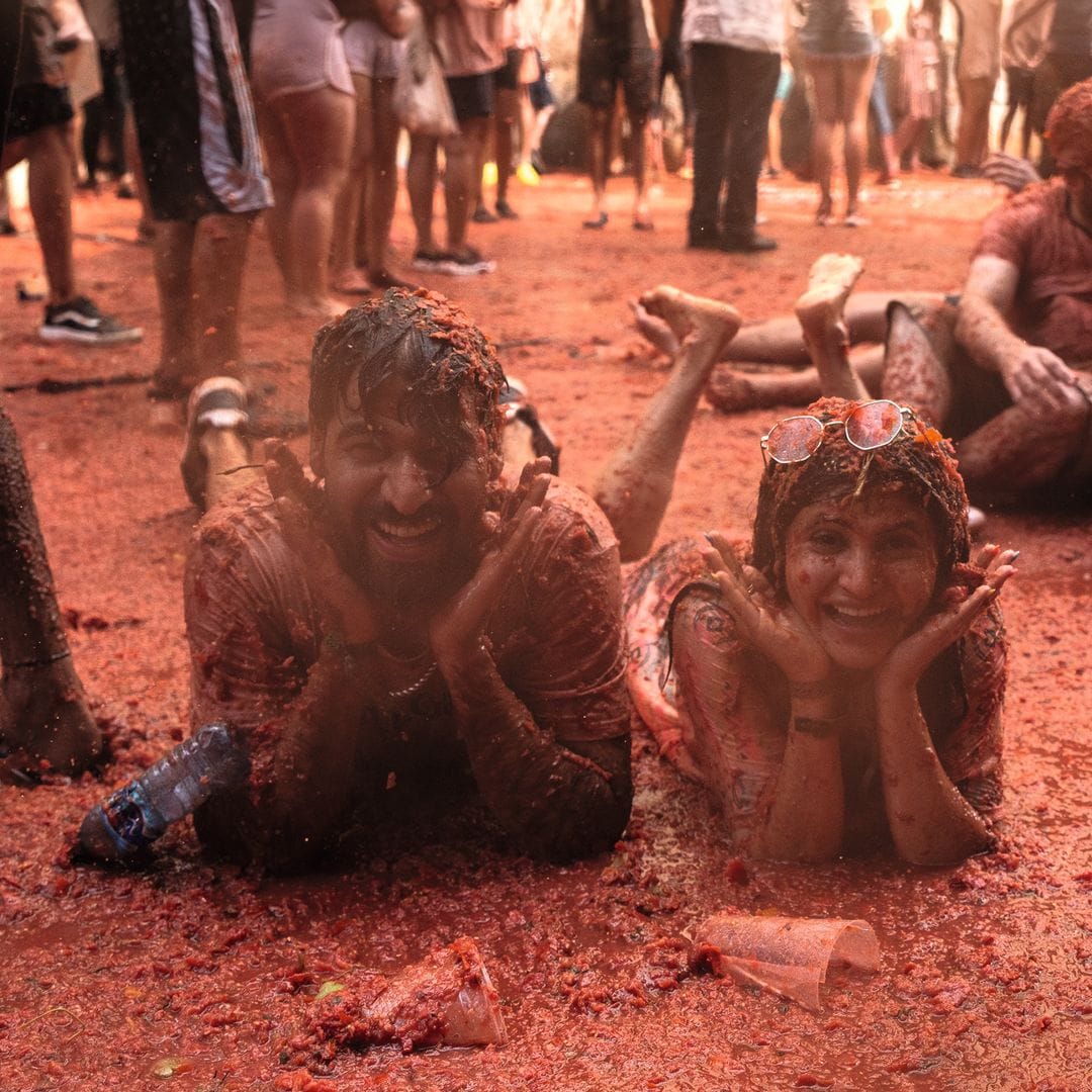 ¿Lluvia de tomates? ¿Vikingos en la costa? ¿Castillos humanos? Las fiestas populares que impactan