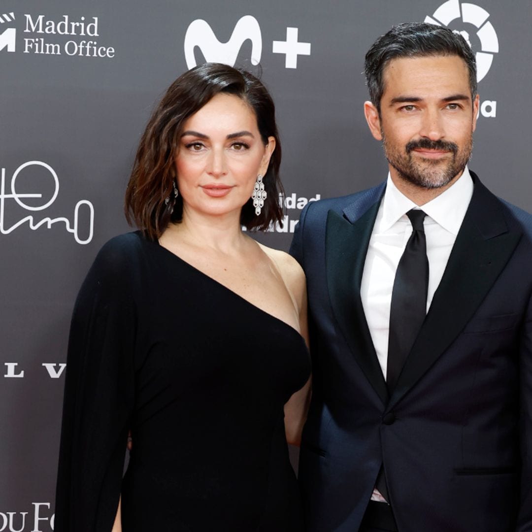 Alfonso Herrera, el inolvidable Poncho de 'Rebelde', hace oficial su relación sentimental en los Premios Platino