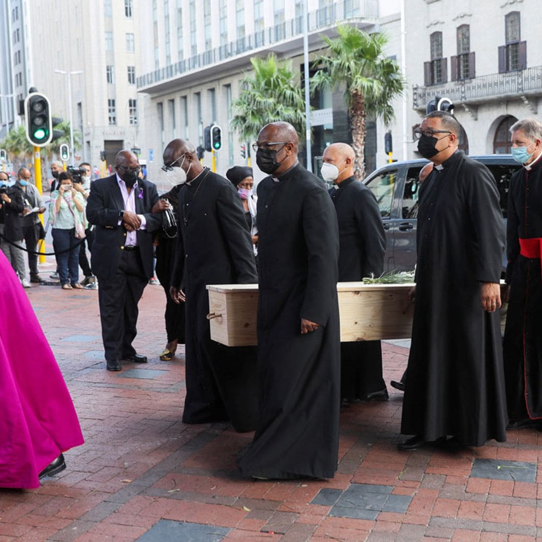 Multitudinario último adiós a Desmond Tutu, el arzobispo que ayudó a acabar con el ‘Apartheid’