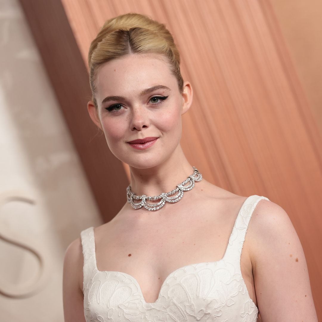 La sorprendente historia detrás del collar que usó Elle Fanning para los Premios Oscar