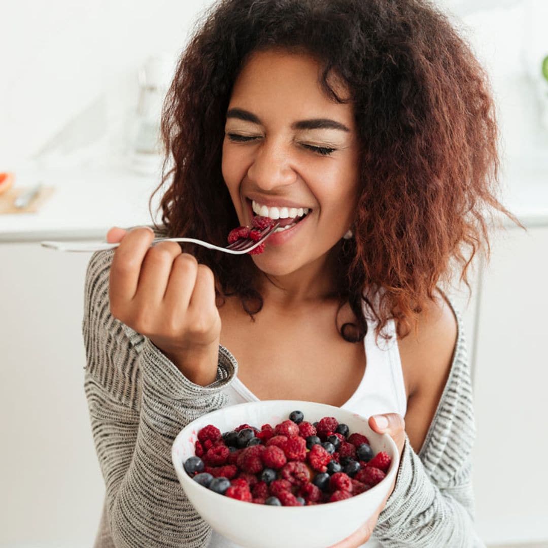 Las frutas que no deberían faltar en tu dieta si tienes hígado graso