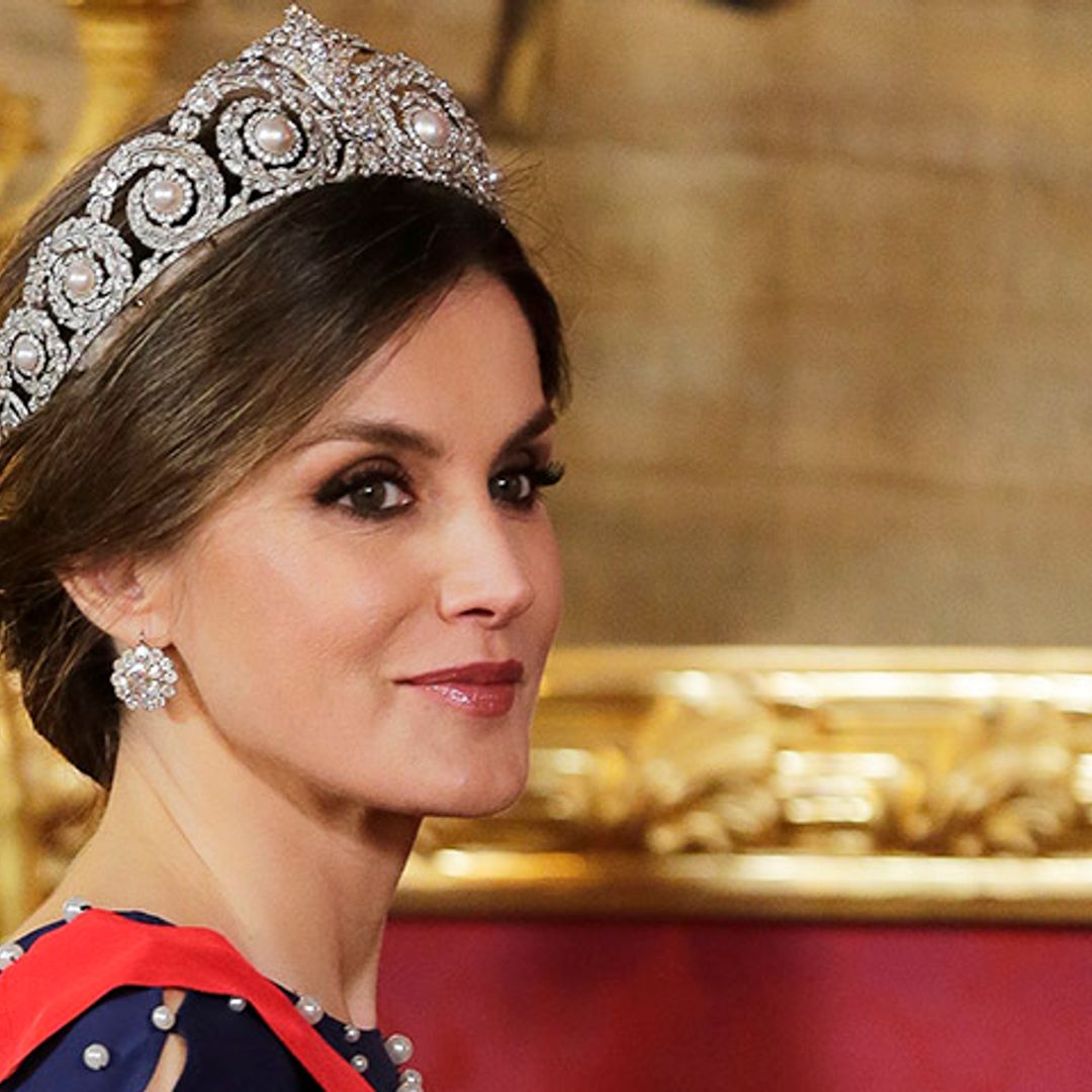 Pestañas postizas, extensiones… ¿Cuál el secreto del maquillaje de la reina Letizia?