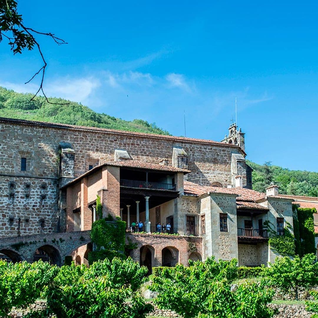 Pozas cristalinas, pueblos serranos y un monasterio imperial en La Vera