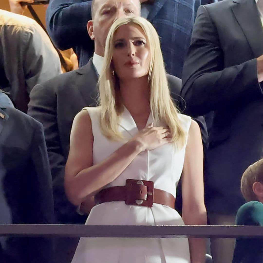 Ivanka Trump deslumbra con un elegante conjunto blanco en el Super Bowl 2025