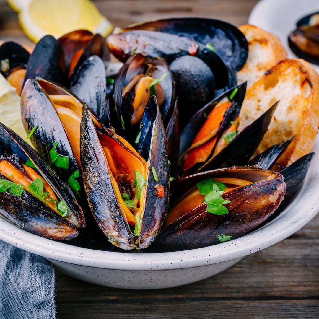 Mejillones en salsa: 7 ideas para mojar pan