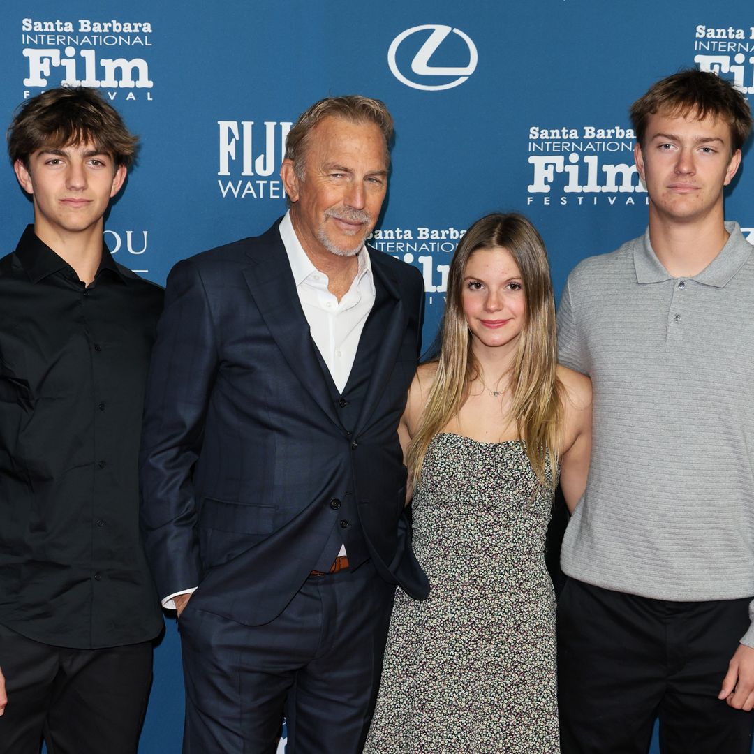 ¡Qué grandes están! Kevin Costner y su nuevo posado con los hijos que tuvo con su ex