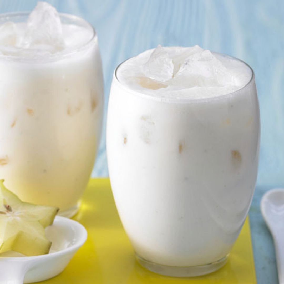 'Smoothie' de té blanco con chirimoya y carambola