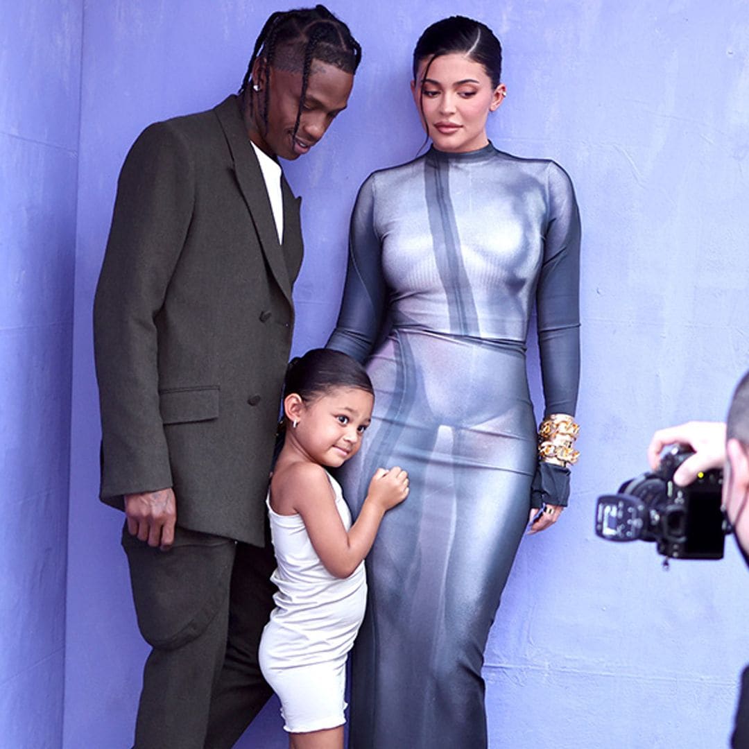 Kylie Jenner y Stormi comparten un momento muy FASHION en la alfombra roja de los Billboard