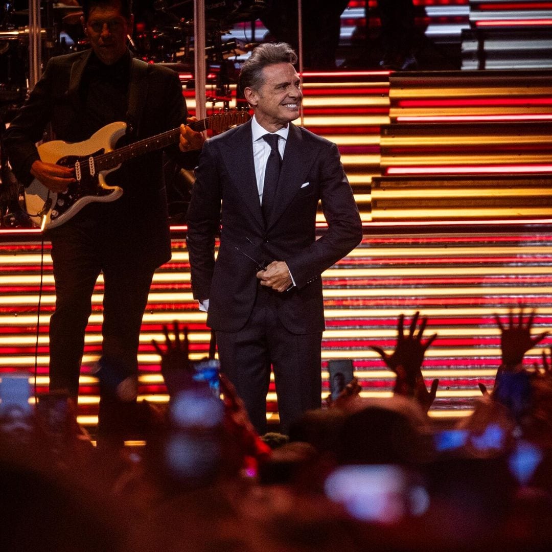 Luis Miguel se quiebra en llanto al recibir gran ovación tras su concierto en Chile