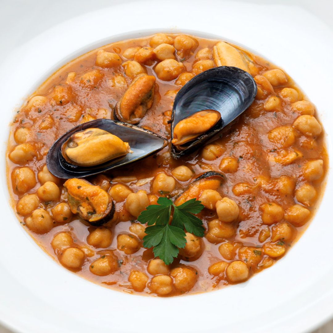 Mejillones picantitos con garbanzos