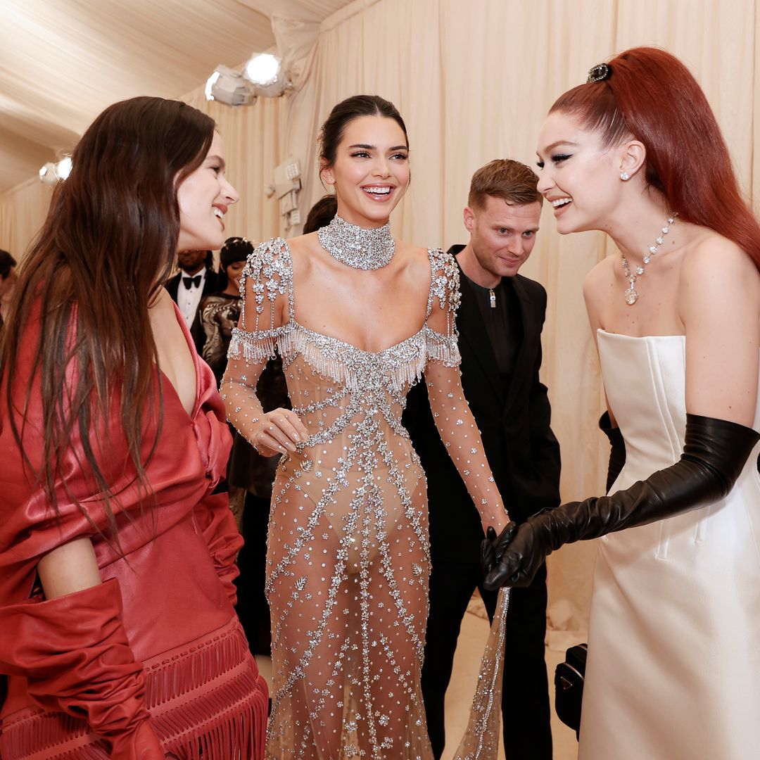 Rosalía, Kendall Jenner y Gigi Hadid en la Gala MET 2021