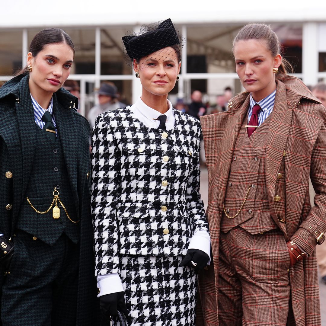 Las invitadas al Festival de Cheltenham te inspirarán en días de lluvia con estos 10 looks 