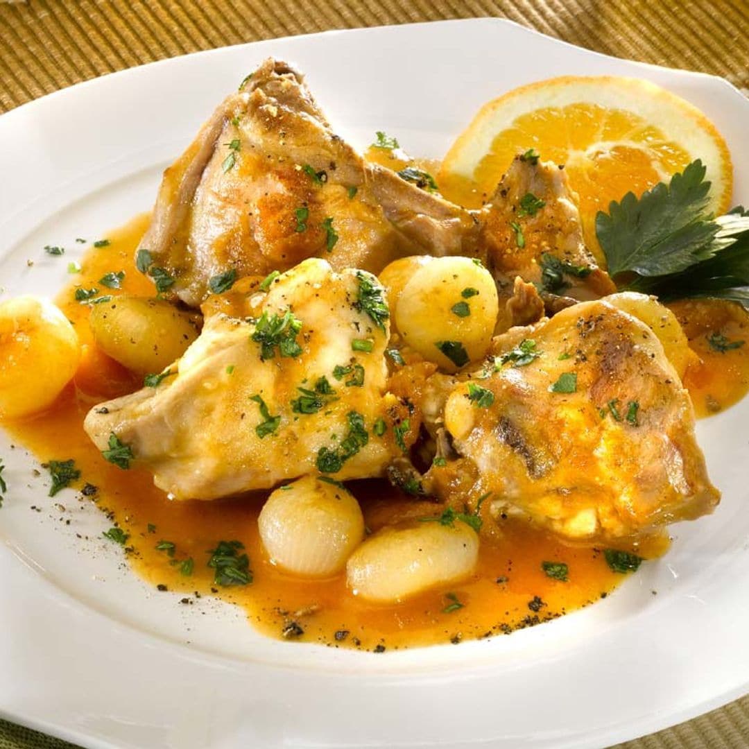 Chuletas de conejo en salsa de naranja con patatitas