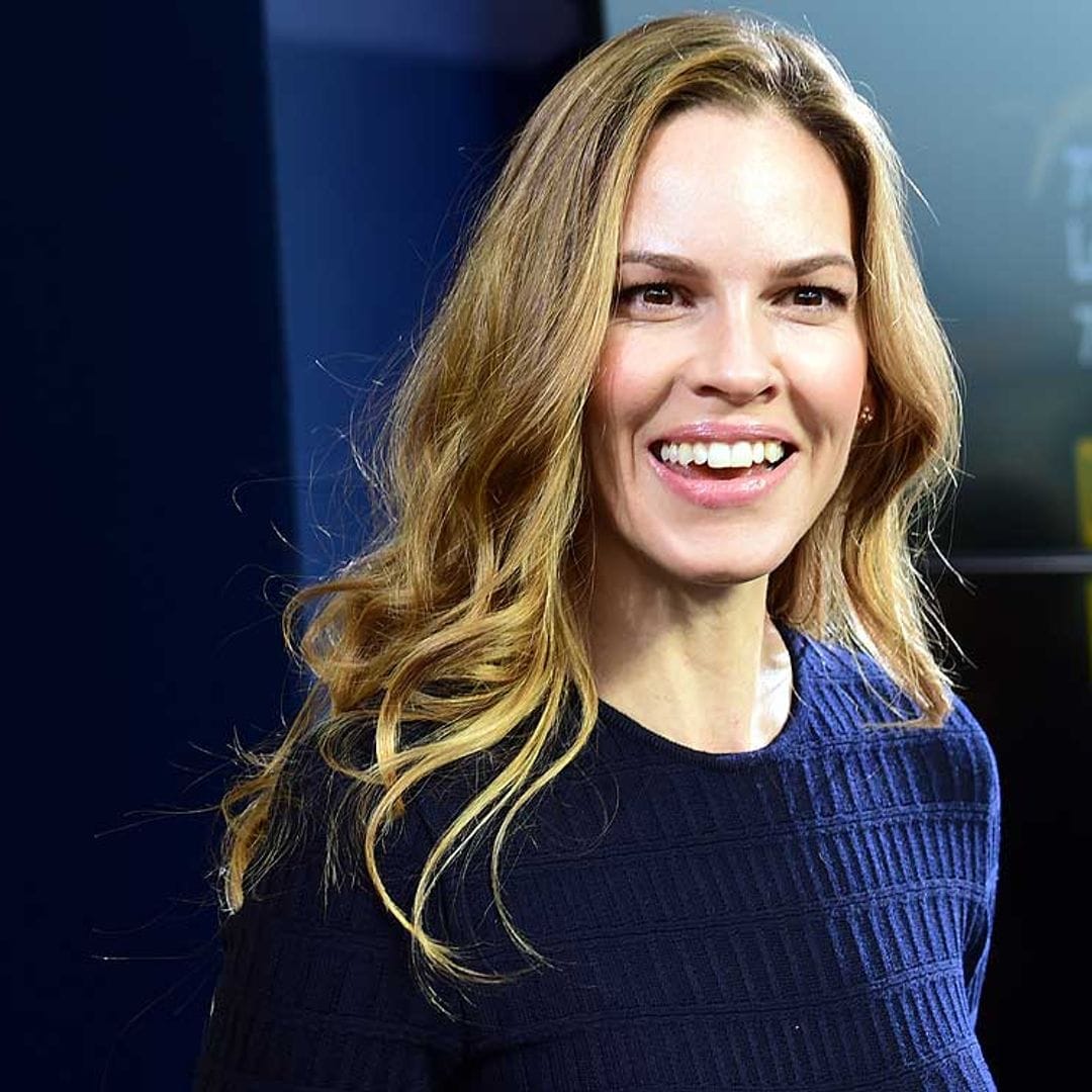 Hilary Swank, de 48 años, anuncia que será madre por primera vez ¡y de gemelos!