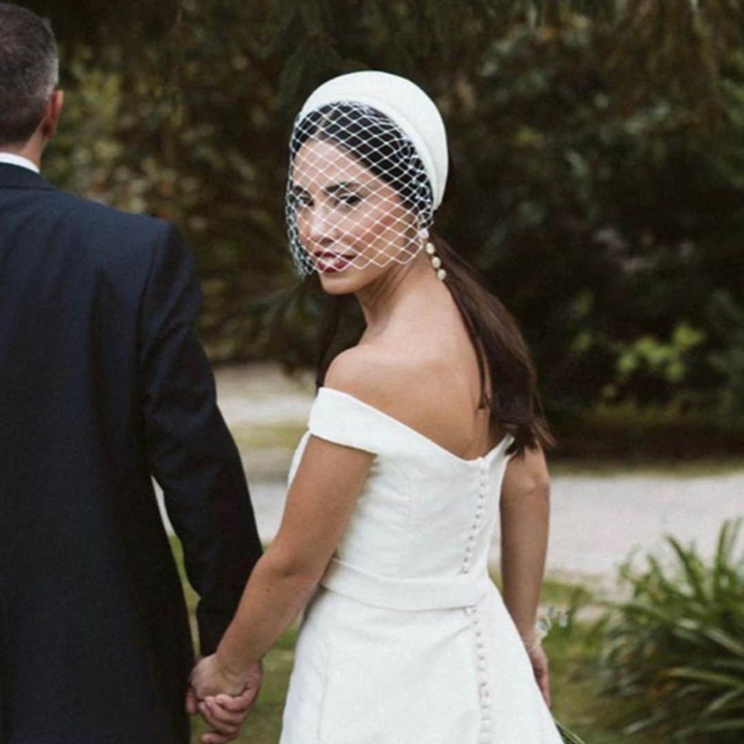 Nueve maneras de llevar la diadema de redecilla según las novias con más estilo