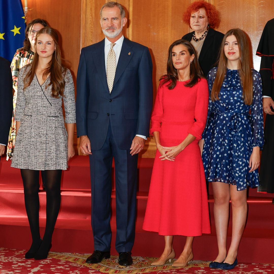 La Familia Real Española en la reunión con los galardonados previa a la entrega Premios Princesa de Asturias