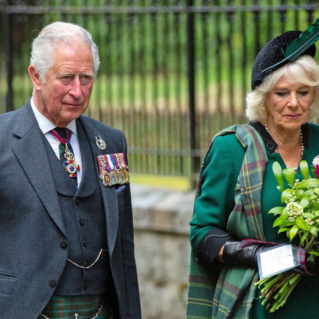 ¡Adiós Escocia, hola Londres! Carlos y Camilla vuelven a su hogar tras el confinamiento