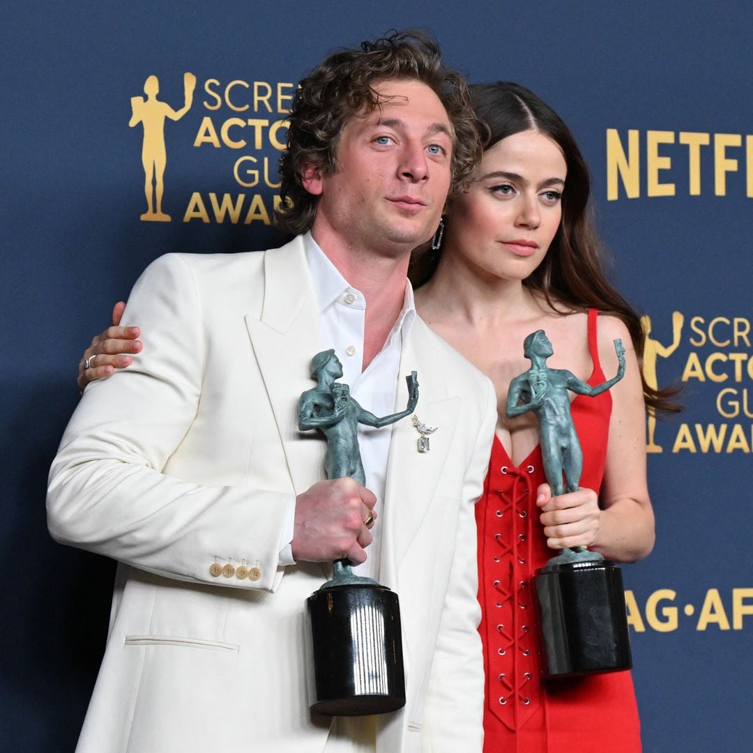 Jeremy Allen White pillado en una comprometedora foto mientras Rosalía estaba de cumpleaños