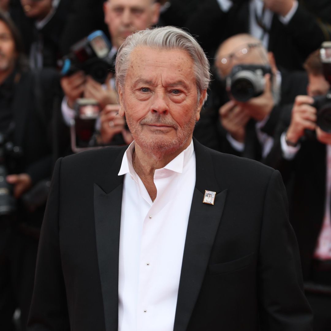 Familia de Alain Delon no cumplirá con la última voluntad del fallecido histrión