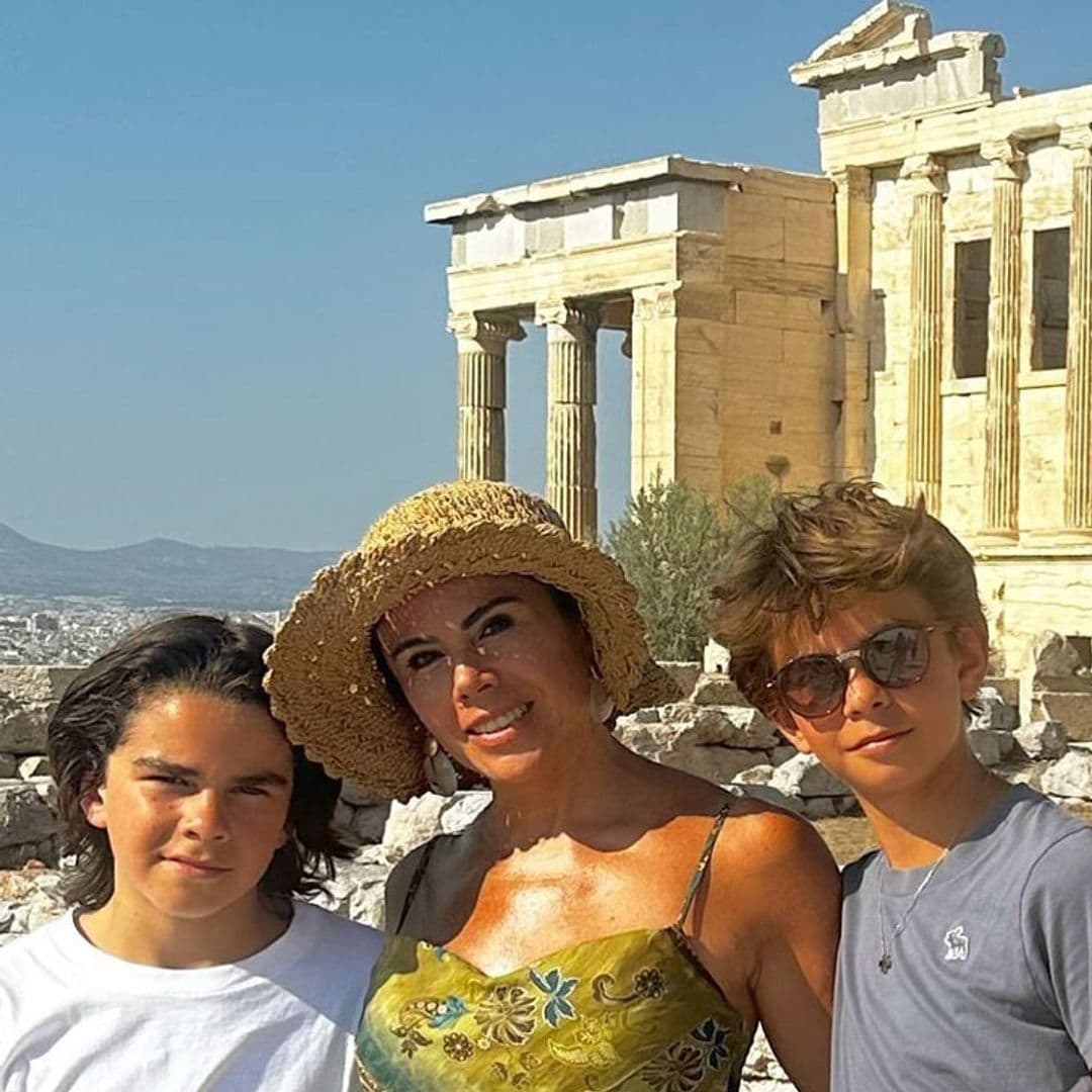 El divertido verano de Paola Rojas y sus hijos en Grecia