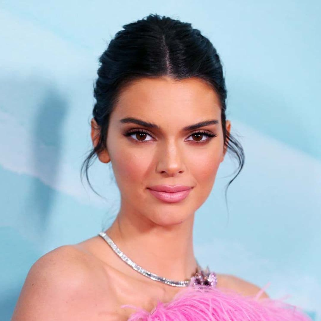 Kendall Jenner se hace viral posando en bikini ¡en la nieve!