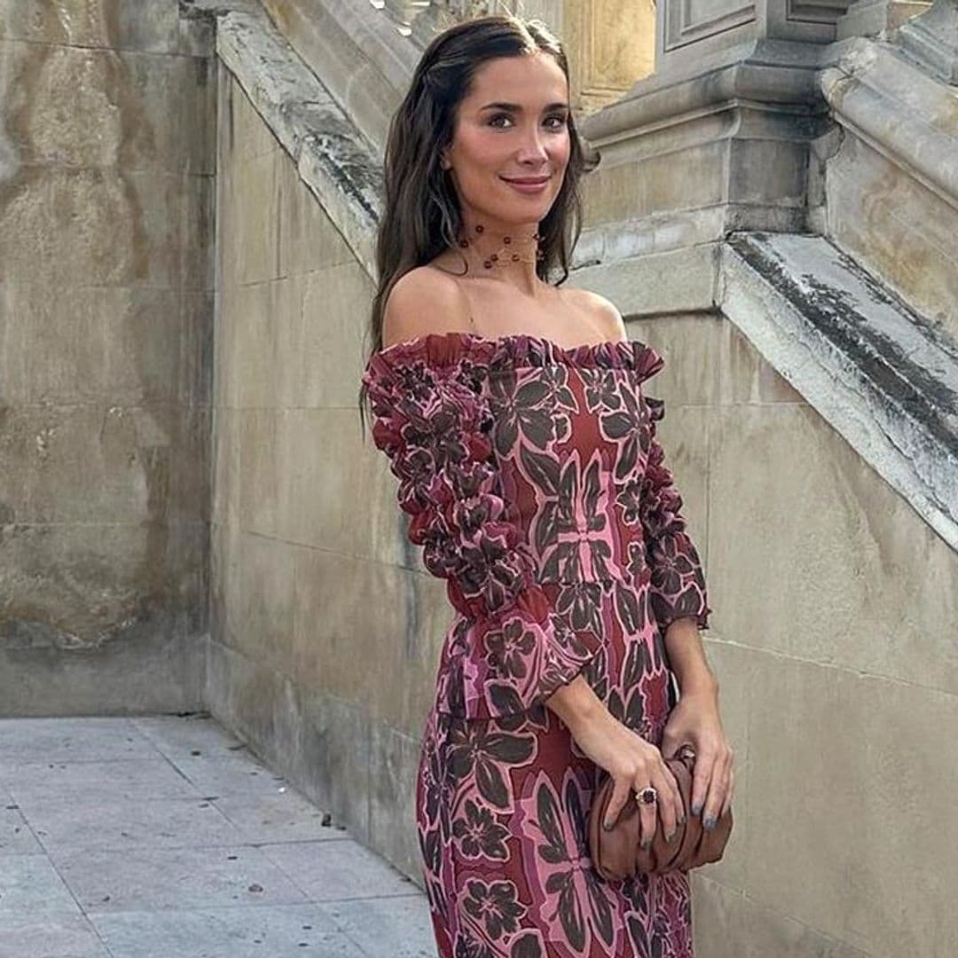 María Pombo, la invitada perfecta gracias a un vestido floral que conecta con Belén Corsini