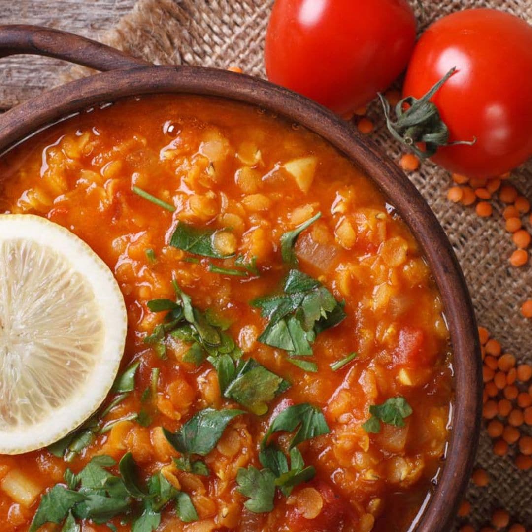 Lentejas naranjas al curry con verduras