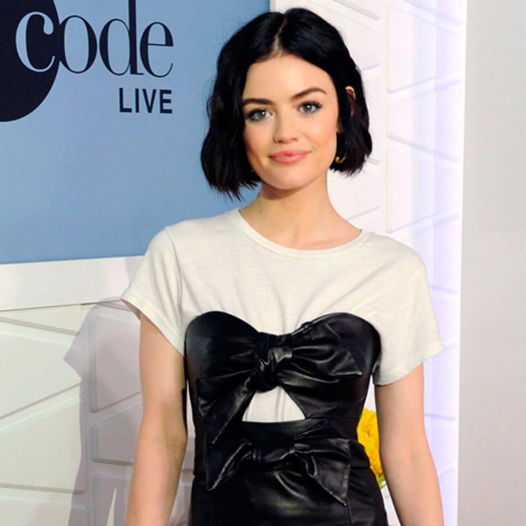 Sí, Lucy Hale sabe que el vestido idóneo para el otoño es éste: 'midi' y negro